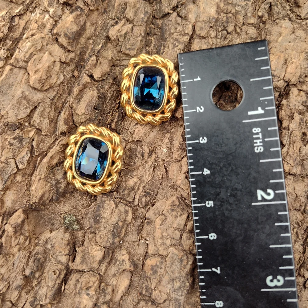 🐦🦢S.A.L Earrings🦢💎Swarovaki🧊Crystal🫐 - Picture 5 of 9